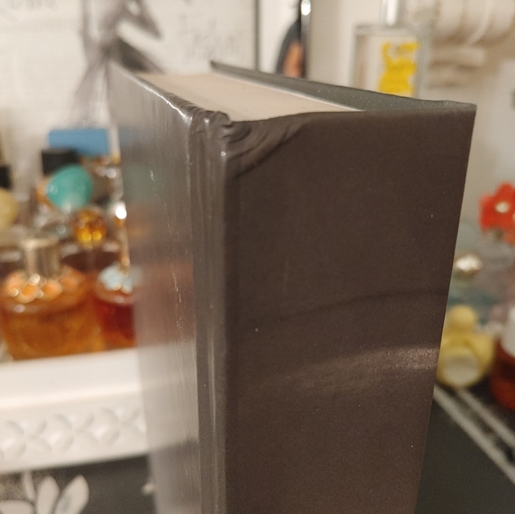 BOOK OF SHADOWS HARDCOVER FROM THE CHARMED TV SHOW - Picture 6 of 9